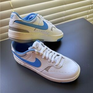 NEW NIB Women’s Nike Gamma Force in White, Carolina Blue & Gray Size 10
